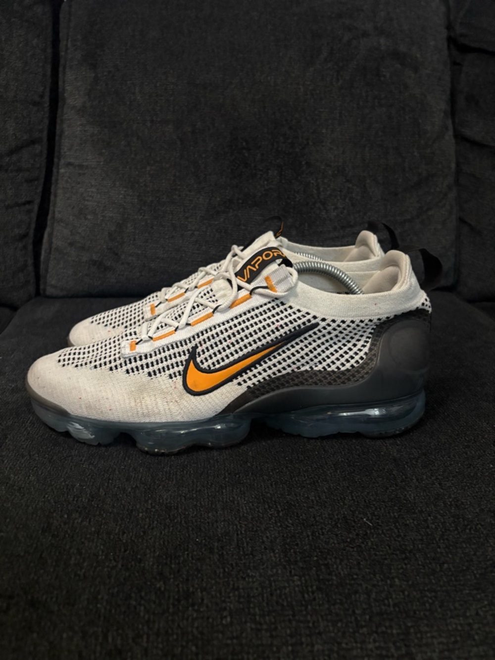 Nike Air VaporMax 2021 Flyknit White Black Orange Men’s Size 12 DM0025-101 - Picture 3 of 7